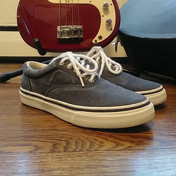 Shoes - Picture 1 of 3